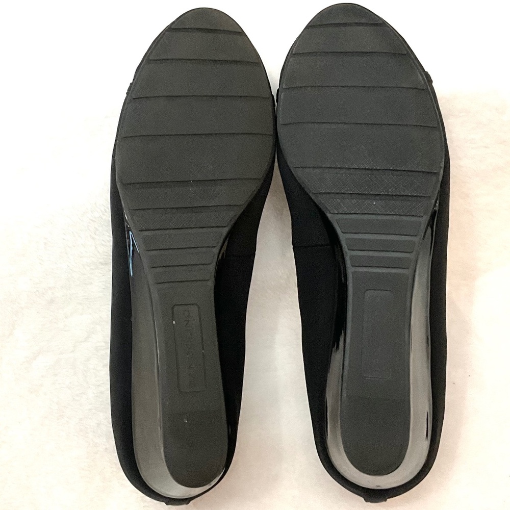 Bandolino Tuvonna Black Slip On Canvas and Patent Leather Wedge Heels Sz 8.5M - Picture 7 of 12
